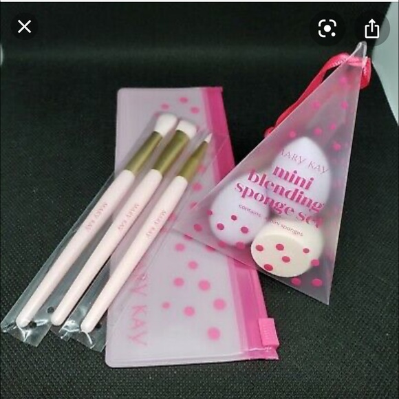 MK Limited Edition Mini Essential Brush Set - Picture 3 of 9